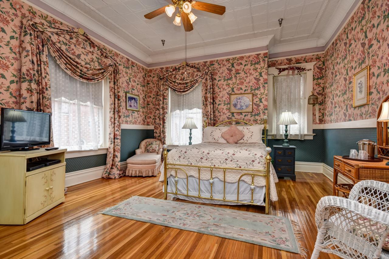 The Mansion At Elfindale Bed & Breakfast Springfield Room photo